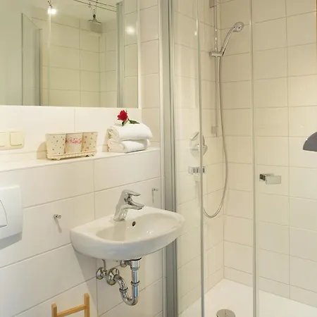 Seeblick Mit Zusaetzl Doppelzimmer, Hof Alpenseeblick, Nesselwangattleseeallgaeu Appartamento
