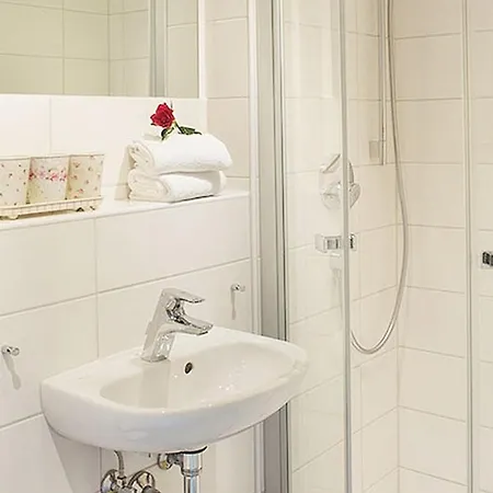 Seeblick Mit Zusaetzl Doppelzimmer, Hof Alpenseeblick, Nesselwangattleseeallgaeu Nesselwang